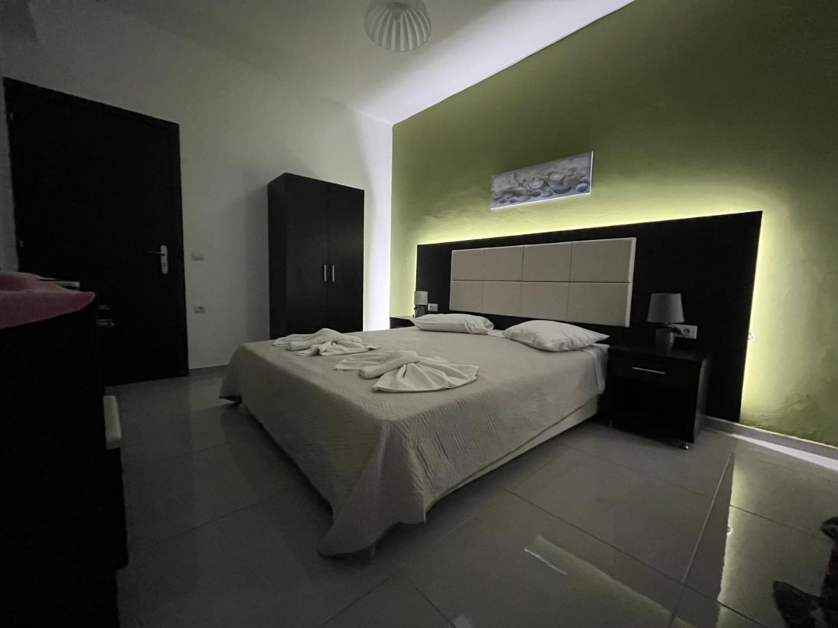 Villa Antonis Deluxe Apartments Амуди Екстериор снимка