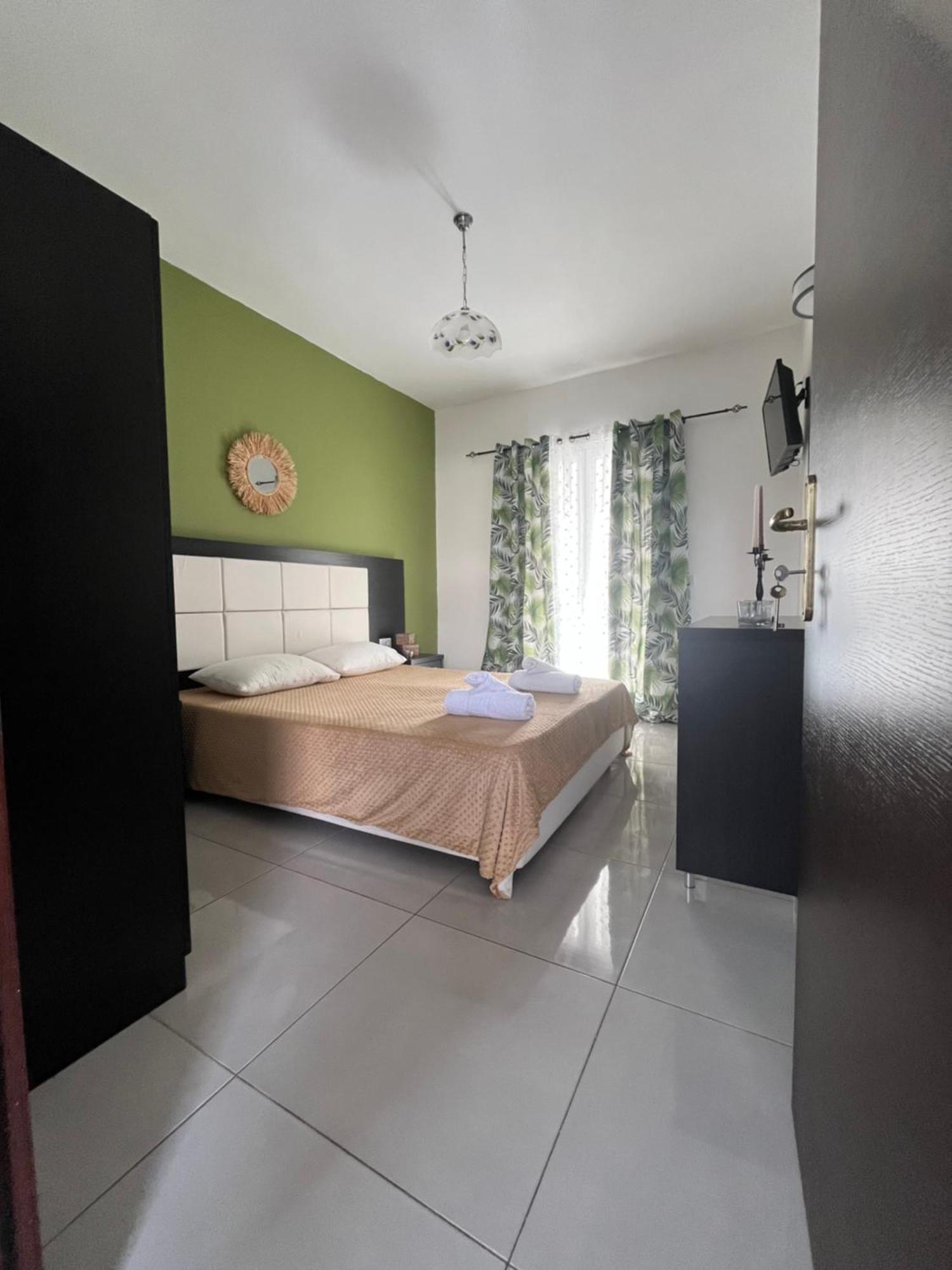 Villa Antonis Deluxe Apartments Амуди Екстериор снимка