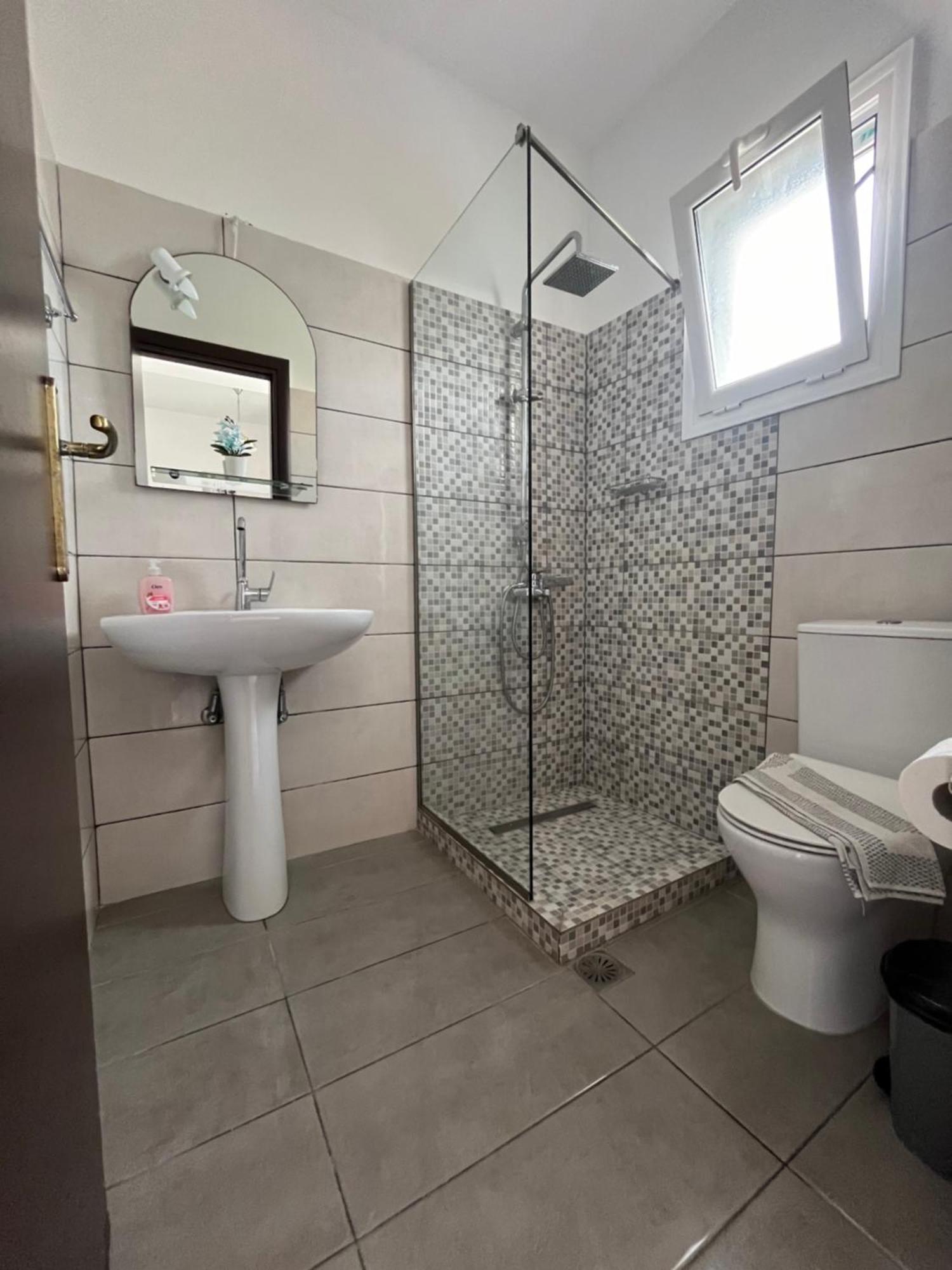 Villa Antonis Deluxe Apartments Амуди Екстериор снимка