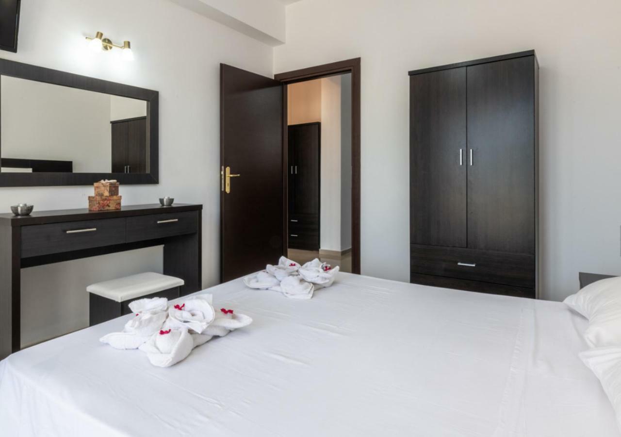 Villa Antonis Deluxe Apartments Амуди Екстериор снимка