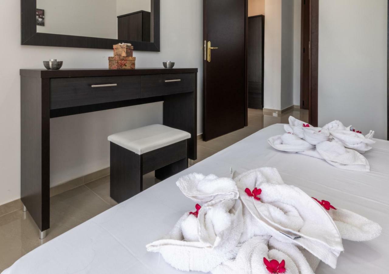 Villa Antonis Deluxe Apartments Амуди Екстериор снимка