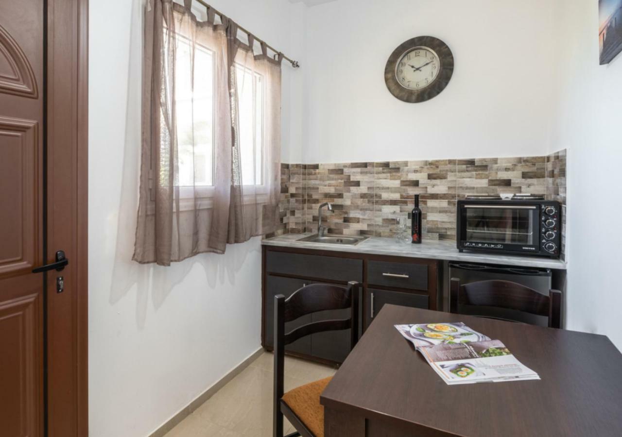 Villa Antonis Deluxe Apartments Амуди Екстериор снимка