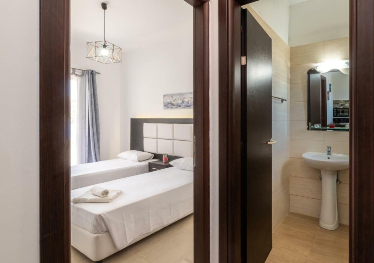 Villa Antonis Deluxe Apartments Амуди Екстериор снимка