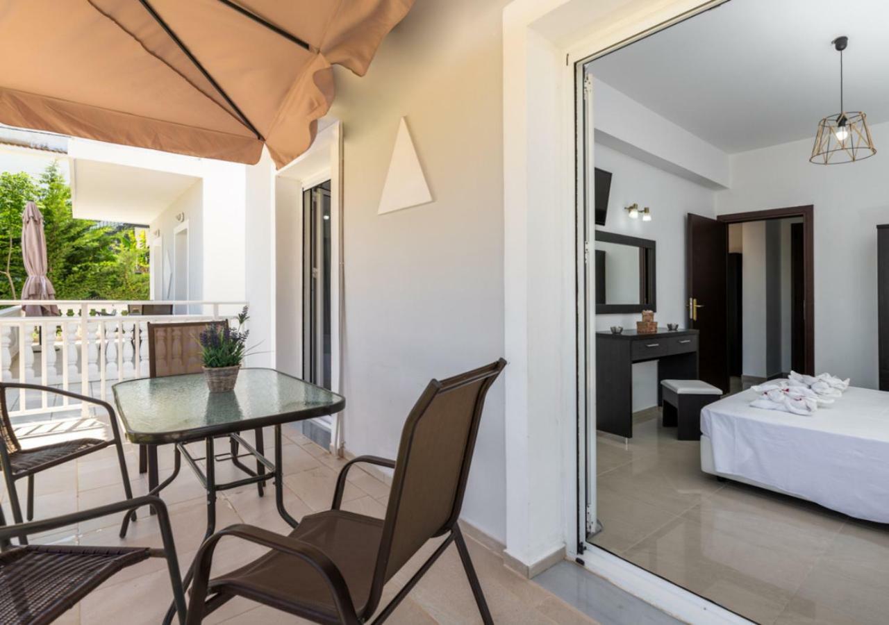 Villa Antonis Deluxe Apartments Амуди Екстериор снимка